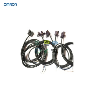 Original Stock Omrons E3Z-D86 <strong>Diffuse</strong> PNP Compact Photoelectric <strong>Sensor</strong> with Built-in Amplifier Photoelectric Switch - Product Image 5