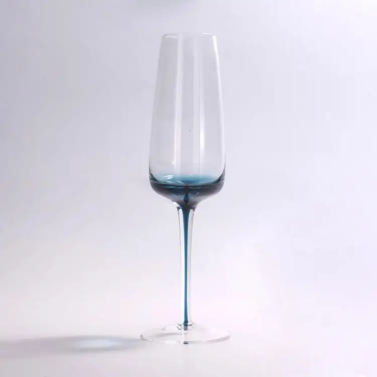 Logotipo personalizado preço barato atacado cristal champanhe copos para festa com anel dourado