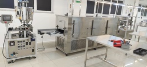 全自动唇膏唇膏容器灌装冷却脱模机