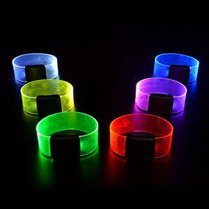 DMX e braccialetti a LED telecomandati lampeggianti illuminano braccialetti con effetti RGB Syncable per concerti e feste - Product Image 1