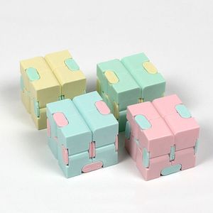 フィジェットフィンガートイエンドレスキューブマクロンカラーマジックパズルフリップキューブストレスリリーフインフィニティキューブフィジェットおもちゃ子供と大人のための - Product Image 2