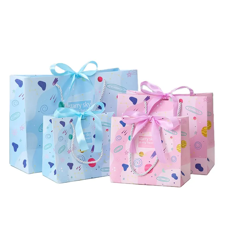 Sacchetto di carta regalo per bambini modello cartone animato sacchetto di carta negozio di abbigliamento per bambini con nastro fiocco