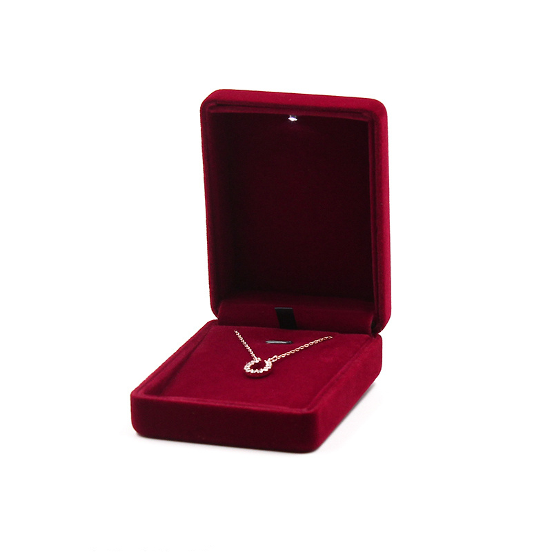 Red small pendant box
