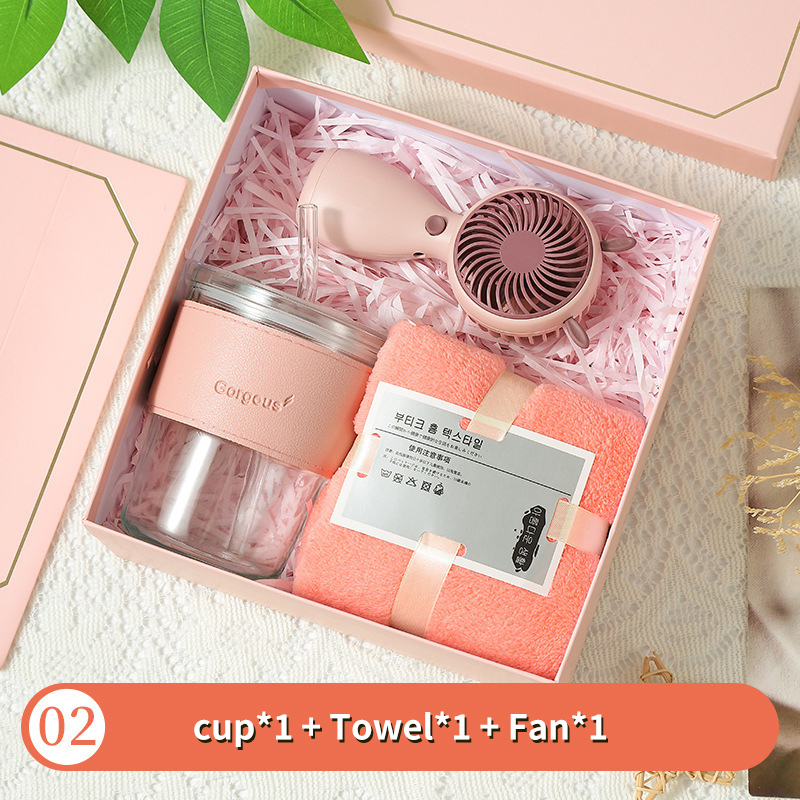 Cup*1+Towel*1+Fan*1
