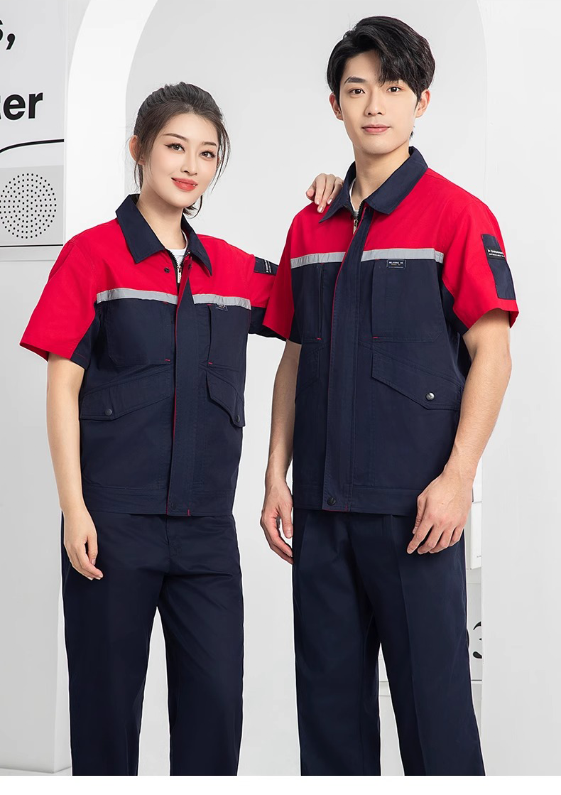 Traje azul marino y rojo