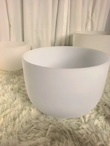 Bán Buôn Lớn 18-32 Inch Pha Lê Ca Hát Bát Thêm Thạch Anh Crucible Âm Thanh Chữa Bệnh Thủy Tinh Thạch Anh Crucible - Product Image 6