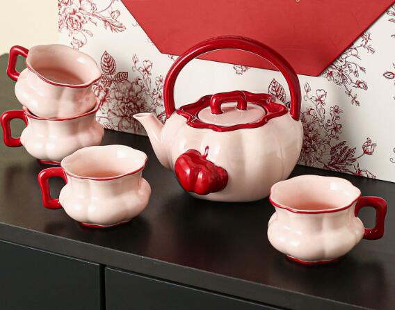 Ensemble rouge