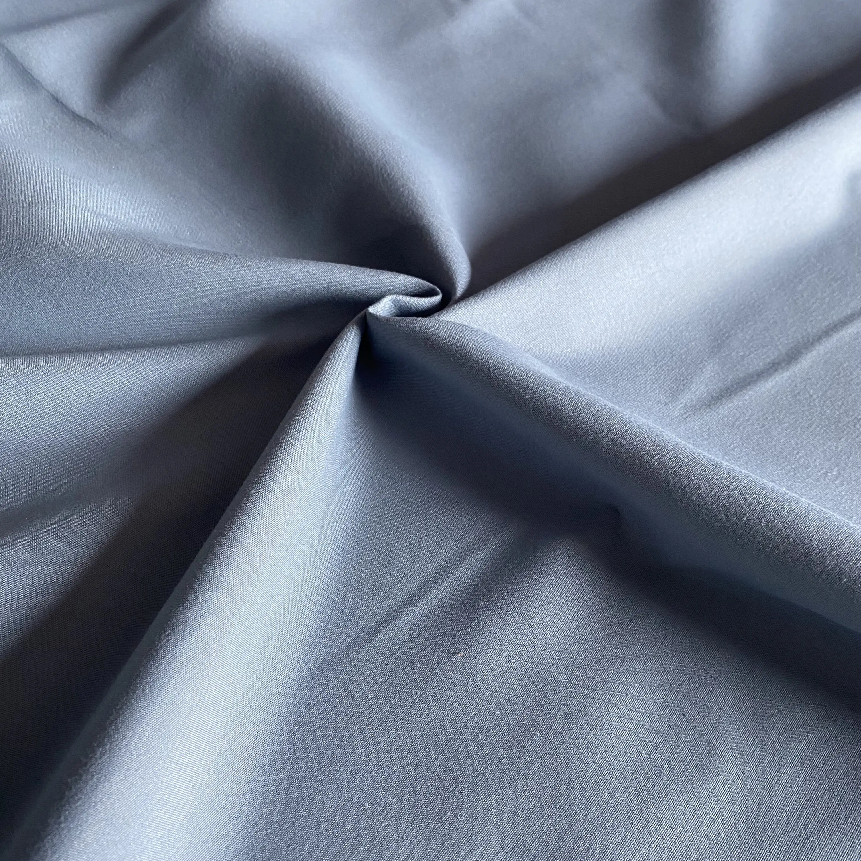 पोशाक के लिए फैक्टरी बुना पॉलिएस्टर स्पैन्डेक्स साटन कपड़ा रेशम साटन कपड़ा
