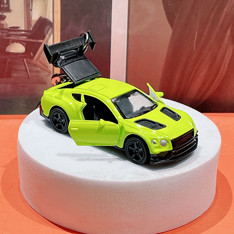 Colgante de coche deportivo mini de simulación - verde fluorescente