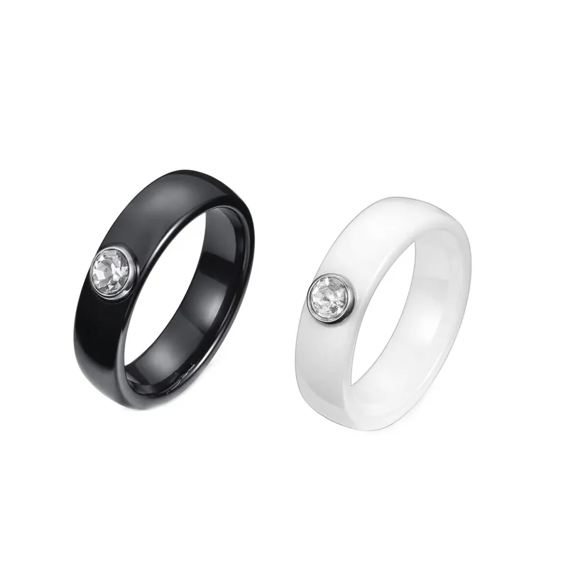 Alta lucido bianco e nero di modo di una coppia di ceramica con lo zircon di cristallo di fidanzamento dei monili unisex anelli