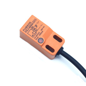 Sensor de proximidad inductivo Rectangular para giradiscos, 3 cables CC - Product Image 1