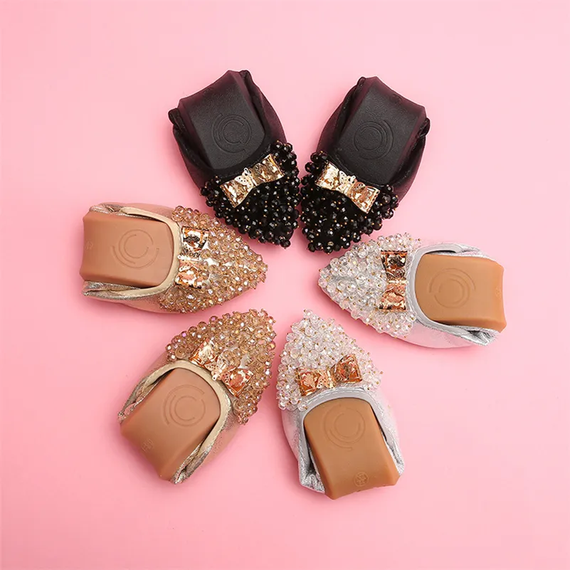 Sepatu pantofel gaya Eropa, Kasut datar berlian slip on nyaman lembut untuk perempuan
