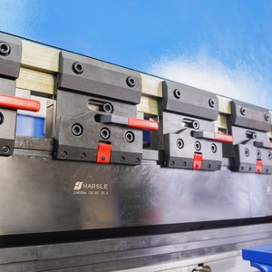 Germany QUALITY <strong>CNC</strong> PRESS BRAKE 63T/2500 6+1 Axis, 80T/3200 8+1 Axis,125T/3200 8+1 Axis with Da66T,Da69T <strong>CNC</strong> <strong>BENDING</strong> <strong>PROGRAMMING</strong> - Product Image 6