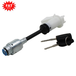 Fabrika fiyat araba kaput bırakma kilidi seti tamir kiti Ford Focus c-max için 2 tuşları ile 2003-07 OE 4556337 3m5a-r16oe 70-ad - Product Image 1
