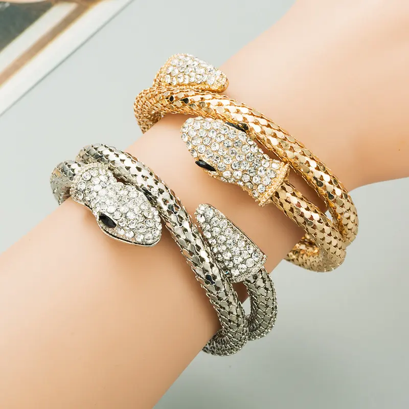 Pulseras de serpiente Punk para hombres y mujeres, brazaletes de aleación con diamantes de imitación vintage chapados en oro de 18 K, joyería