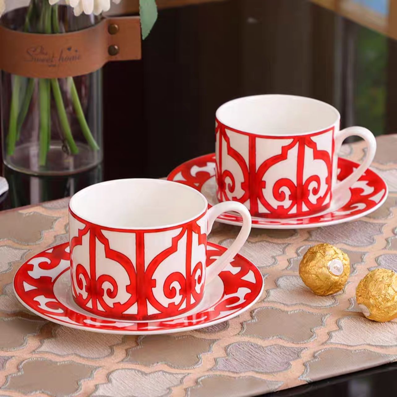 colorful,2 cups and 2 saucers