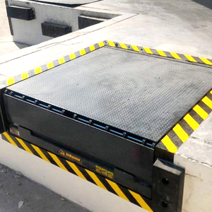 New Short Mechanical Hydraulic <strong>Dock</strong> Leveler with Unloading Platform <strong>Fixed</strong> Boat and Mobile Electric Stationary Control Unit - Product Image 2