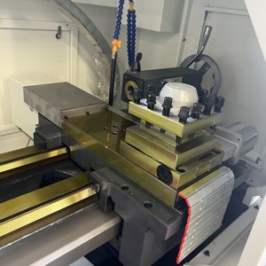 ANDUUK precio de fábrica Horizontal CK6136 * 750/1000 fabricante máquina de torno cnc paralelo torno CNC de escritorio automático - Product Image 5