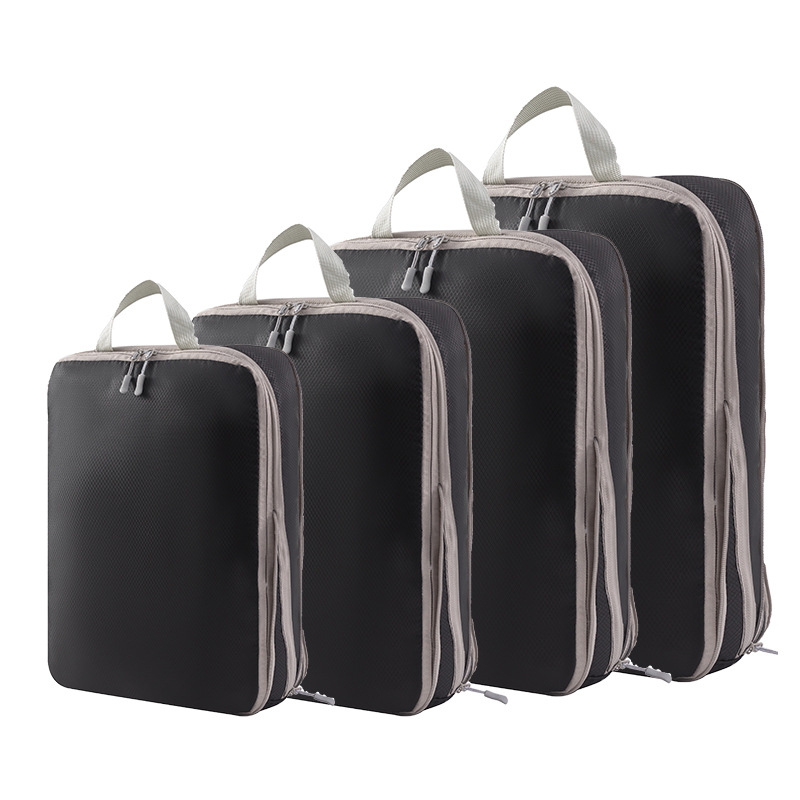 Conjunto negro de cuatro piezas.