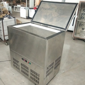 Máquina para hacer bloques de cubitos de hielo en contenedores transparentes industriales