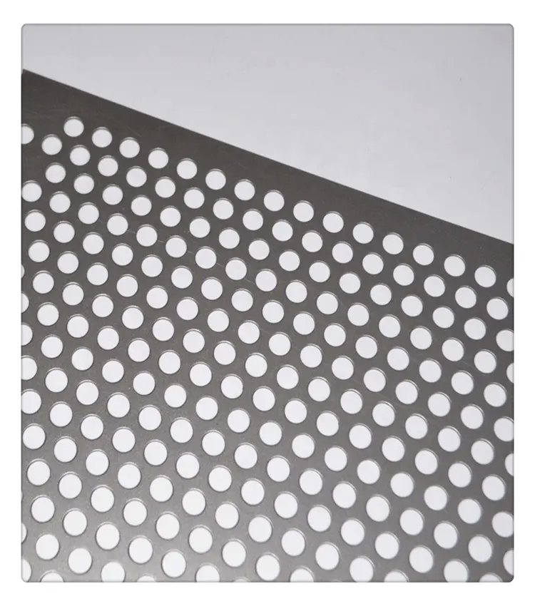 Grille perforée Plaque perforée pour panneaux en tôle d'aluminium en acier inoxydable Plaque perforée pour haut-parleur à mailles métalliques micro rondes