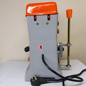 Alta precisione verticale chiave duplicazione macchina di taglio per auto e chiavi di casa attrezzi fabbro manuale automatico - Product Image 3