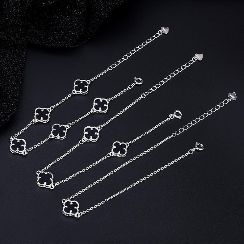 Bracciale in argento con fiori bianco-neri