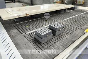 Nuevo lanzamiento ATC 4 Axis Carpintería Husillo horizontal Agujeros de perforación Máquina enrutadora CNC para la fabricación de puertas de madera - Product Image 6