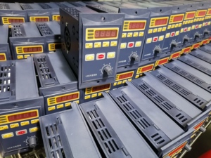 Taili <strong>Variable</strong> Frequency Drive 0.2kw-0.75kw AC VFD for 3-Phase Motors V/F Control for 220V - Product Image 5