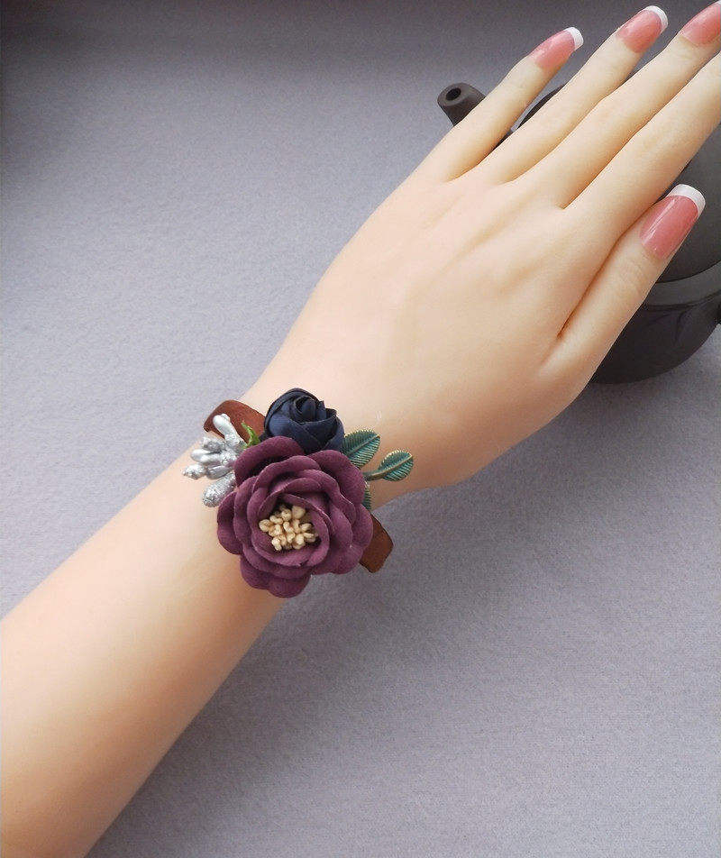 Bracelet grande fleur-hangar à haricots violet