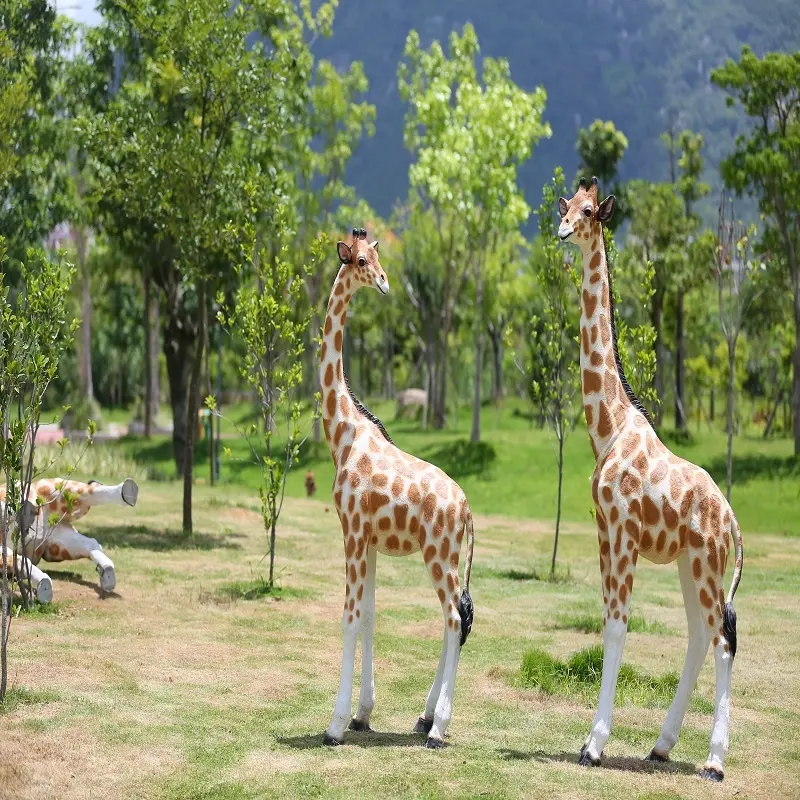 Pop Artificial Lifelike Life Size Fiberglass Resin Animals Sculpture Christmas Birthday Party Props Garden Park Giraffe Statues