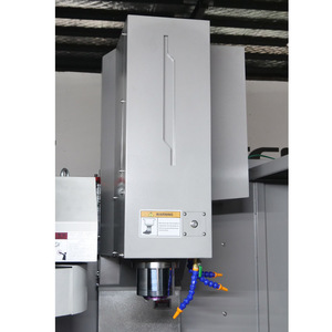 VMC600L 5-Achsen-VMC-<span class=keywords><strong>CNC</strong></span>-Vertikalfräsmaschine Centro de Mecanizado <span class=keywords><strong>CNC</strong></span> Fanuc hergestellt in China