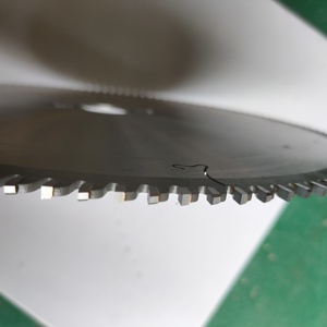Metal alüminyum kapı ve pencere profilini kesmek için TCT dairesel testere bıçağı