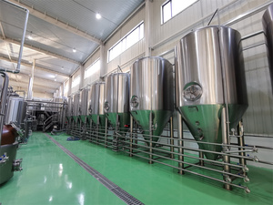 30000Lドイツビール醸造機ポンプとモーター付き10000L容量4000L自動醸造機
