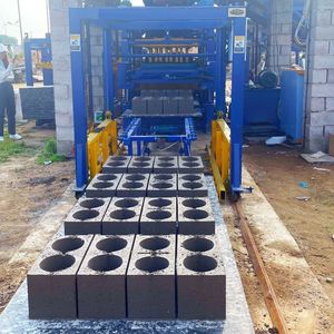 Máquina de fabricación de ladrillos de bloques de pavimentación entrelazados de hormigón automático de