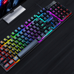 Juegos de cable populares Teclado de sensación mecánica RGB Inglés Español Ruso Teclado retroiluminado y ratón combinación de computadora para juegos