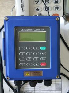 TUF-2000B Ultrasonic <strong>Flow</strong> Meter Temperature <strong>Sensor</strong> Pipe Type Data Memory Liquid Volume Meter Controller