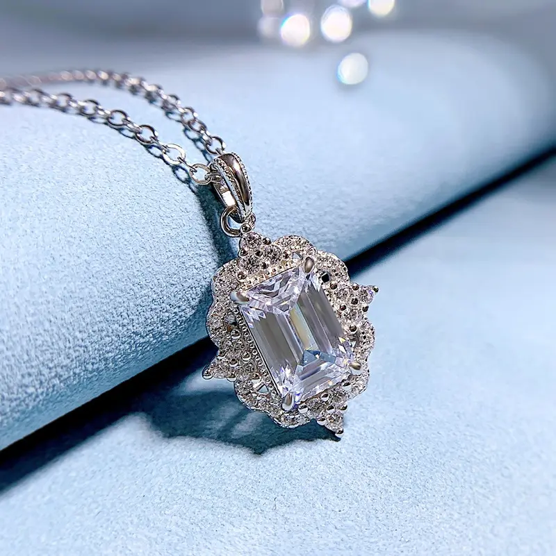 고급 보석 Moissanite 다이아몬드 펜던트 목걸이 간단한 귀걸이 반지 여자 925 은색 에메랄드 보석 세트