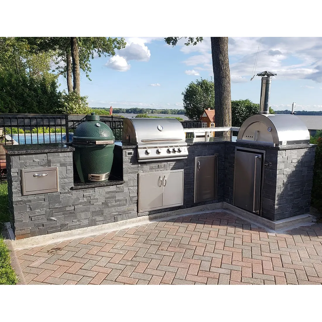Armoire de cuisine extérieure modulaire avec îlot de barbecue de jardin avec four à pizza et bar