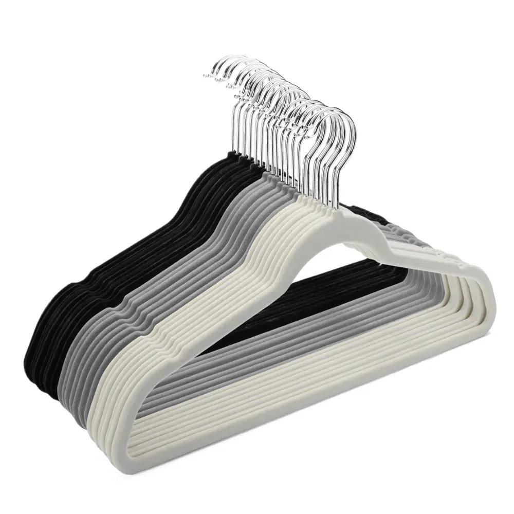 Venta al por mayor de fábrica perchas de ropa de terciopelo personalizadas 50 100 paquete negro blanco antideslizante traje abrigo pantalones perchas de tela flocado