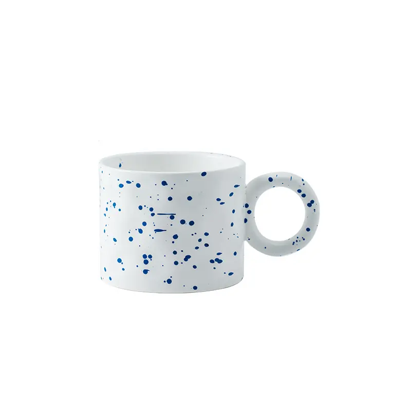 Cangkir pasangan pegangan bulat hadiah promosi biru Klein gaya Eropa Set Mug kopi putih portabel keramik lucu