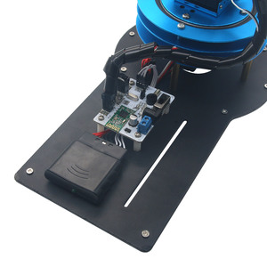 LeArm Unmontierter mechanischer 6DOF-Roboterarm mit 6PCS Digital Servo und PS2-Griffsteuerung