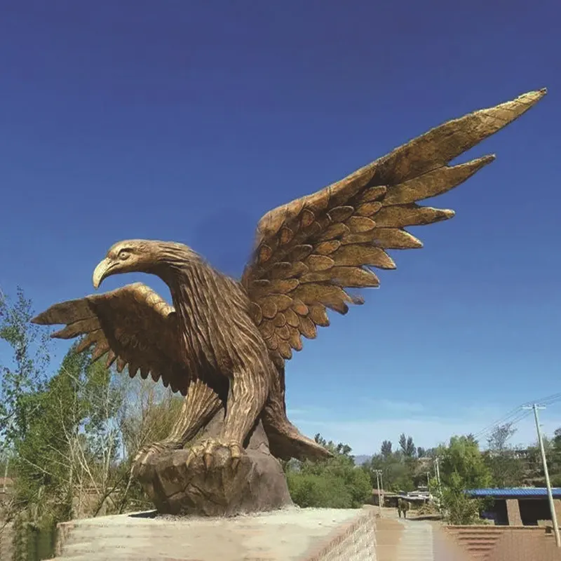 Ukuran hidup patung elang seni hewan perunggu patung burung elang perunggu patung hewan elang