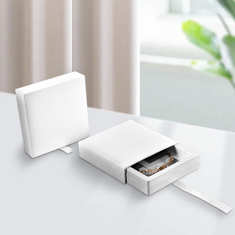 White 7*7*2cm
