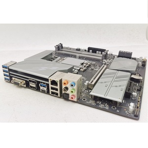 Intel Z690 Micro-ATX-Motherboard mit integrierter 4 * SATA 3.0-und DDR4-Speicher-Grafikkarte Neuer und akzeptabler CKD-Versand modus
