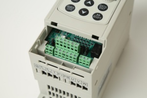 Venta de la fábrica Mini 1 a tipo de entrada 3 Salida de fase de 5,5 KW Unidad de frecuencia Variable/convertidor/VFD/7,5 HP para trituradora de Motor