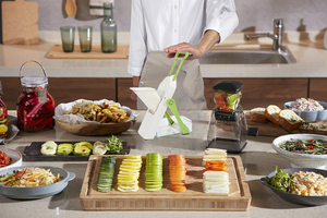 High Quality Multifunctional Vegetable <strong>Cutter</strong> <strong>4</strong> in <strong>1</strong> Slicer and Chopper for Kitchen Safety Use