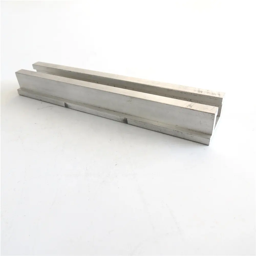 6063 T5 rail en aluminium extrudé pièces de porte En Aluminium porte coulissante