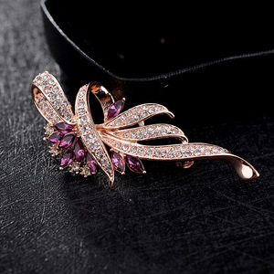 1 Pcs Crystal Flower <strong>Brooch</strong> Pin Fashion Rhinestone Jewelry Female Wedding Pins Large <strong>Brooches</strong> for Women - Product Image 5