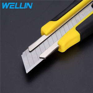 コンフォートグリップ<span class=keywords><strong>18mm</strong></span>炭素鋼ユーティリティナイフカッター、ラバーグリップ<span class=keywords><strong>18mm</strong></span>
